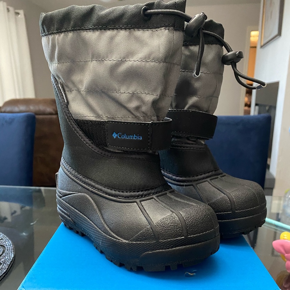 Columbia snow boots
